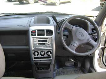 2001 Nissan Cube Wallpapers