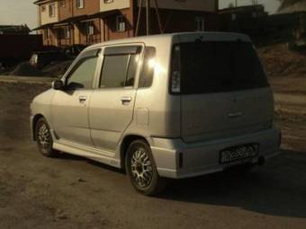 2001 Nissan Cube Pictures