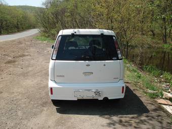 2001 Nissan Cube Photos