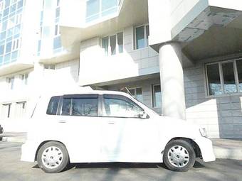 2001 Nissan Cube Photos