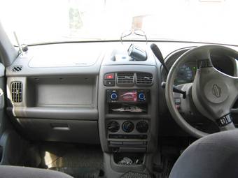 2001 Nissan Cube Photos