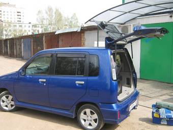 2001 Nissan Cube Wallpapers