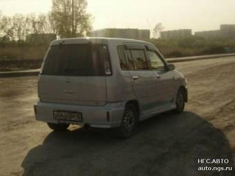 2001 Nissan Cube Pictures
