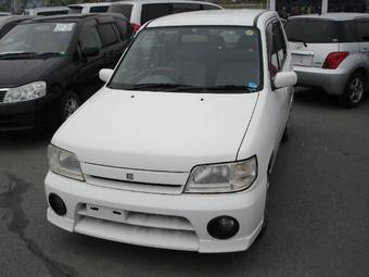 2001 Nissan Cube Pictures