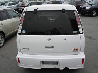 2001 Nissan Cube Photos