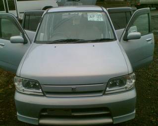 2001 Nissan Cube Pictures