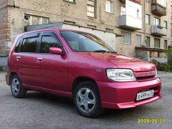 2001 Nissan Cube Pictures