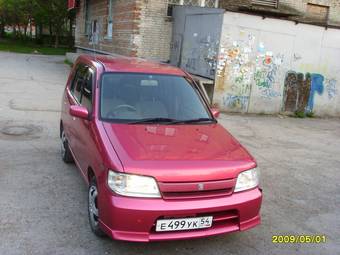 2001 Nissan Cube Photos