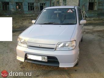 2001 Nissan Cube Pictures