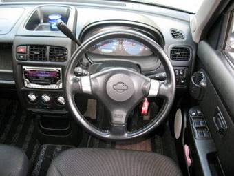 2001 Nissan Cube Photos