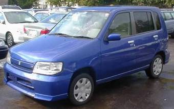 2001 Nissan Cube Photos