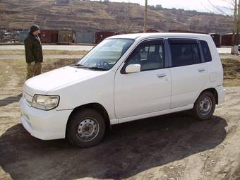 2001 Nissan Cube Pictures