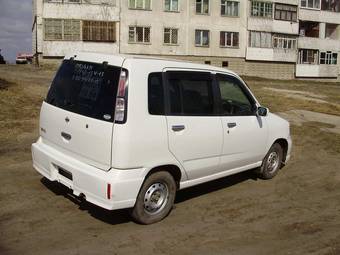 2001 Nissan Cube Photos