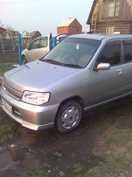 2001 Nissan Cube Pictures