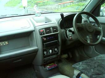 2001 Nissan Cube Pictures