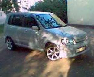 2001 Nissan Cube Wallpapers