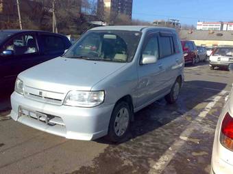 2001 Nissan Cube Pictures