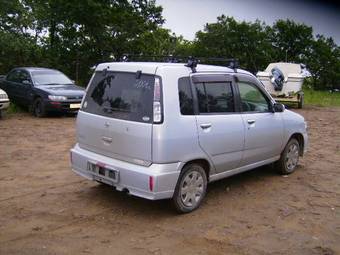 2001 Nissan Cube Pictures