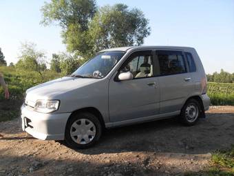 2001 Nissan Cube Pictures