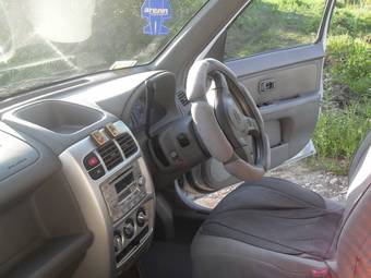 2001 Nissan Cube Photos