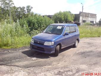 2001 Nissan Cube Photos