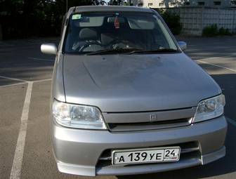 2001 Nissan Cube Pictures