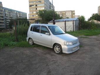 2001 Nissan Cube Photos