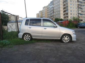 2001 Nissan Cube Pictures