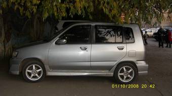 2001 Nissan Cube Photos