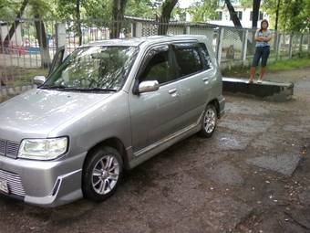 2001 Nissan Cube Photos