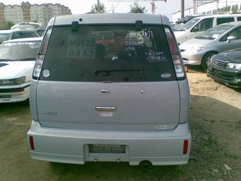 2001 Nissan Cube Photos