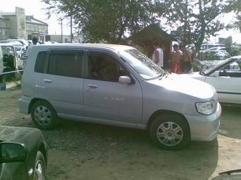 2001 Nissan Cube Pictures