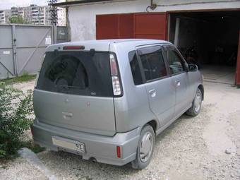 2001 Nissan Cube Pictures