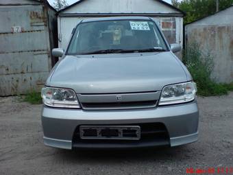 2001 Nissan Cube Photos