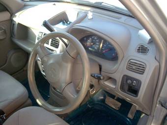2001 Nissan Cube Images