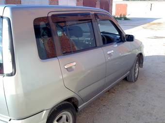 2001 Nissan Cube Pictures