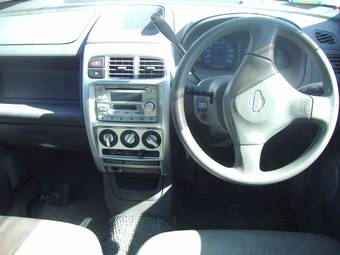 2001 Nissan Cube Pictures