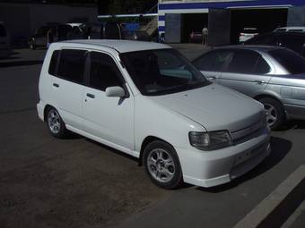 2001 Nissan Cube Pictures