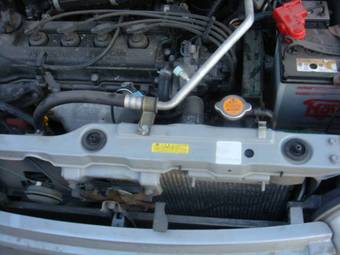 2001 Nissan Cube Photos