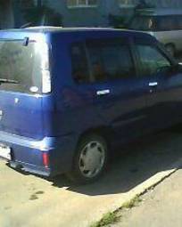 2001 Nissan Cube Photos