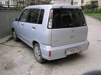2001 Nissan Cube Photos