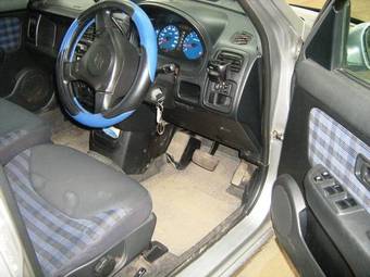 2001 Nissan Cube Pictures