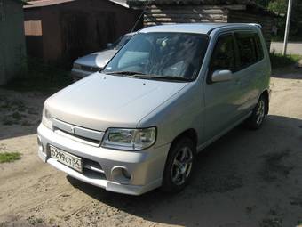 2001 Nissan Cube Pictures