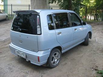 2001 Nissan Cube Pictures