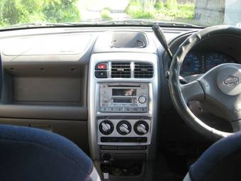 2001 Nissan Cube Pics