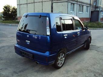 2001 Nissan Cube Photos