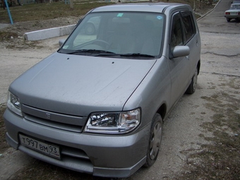 2002 Nissan Cube