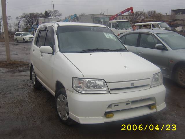 2002 Nissan Cube