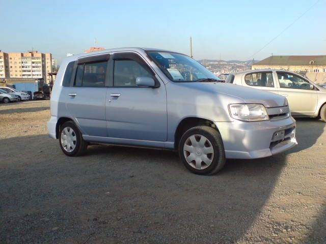 2002 Nissan Cube