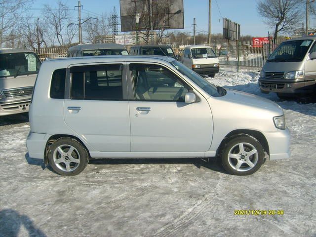 2002 Nissan Cube